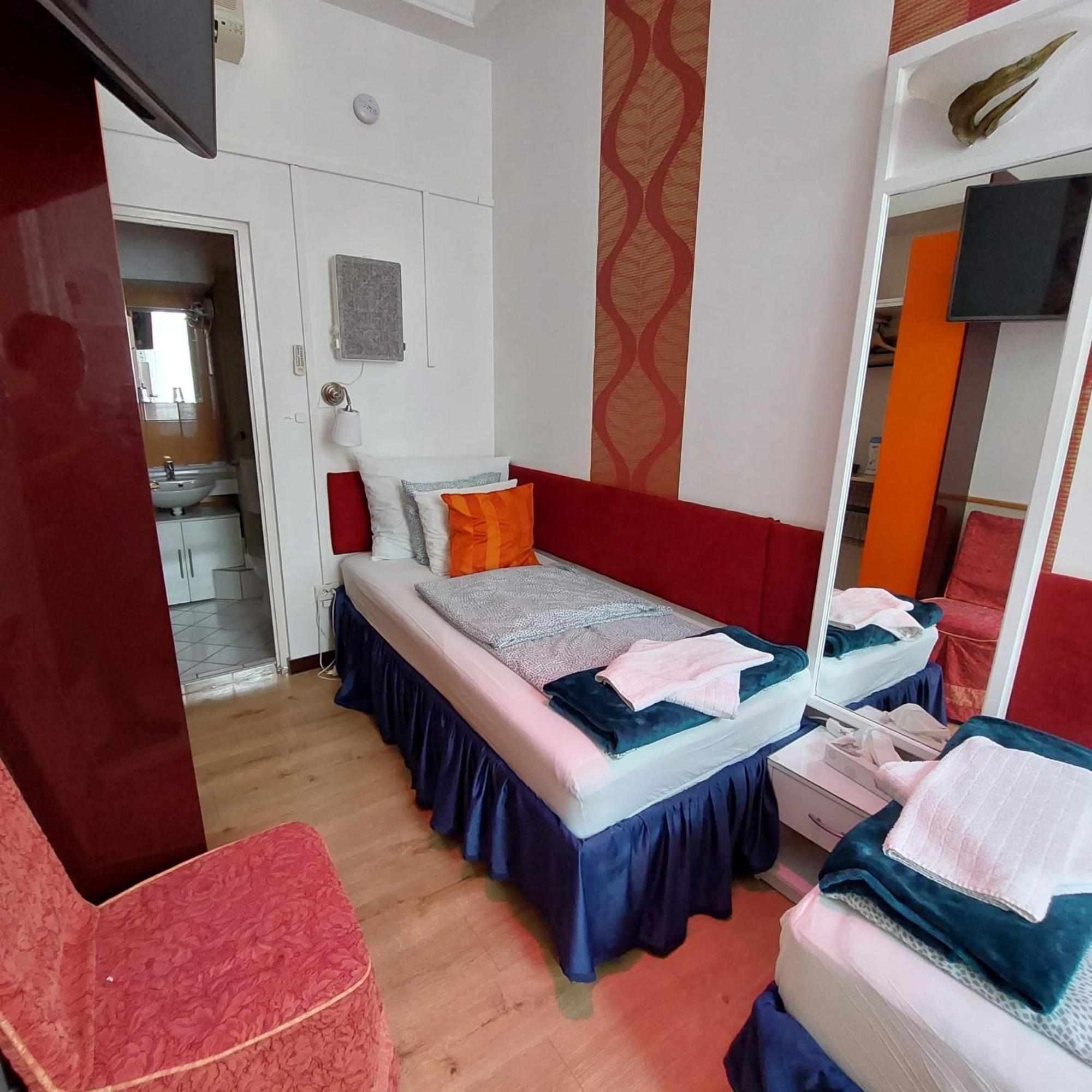 Centerpoint Panzio Digital Pansion Heritage Collection Bed and breakfast Budapest