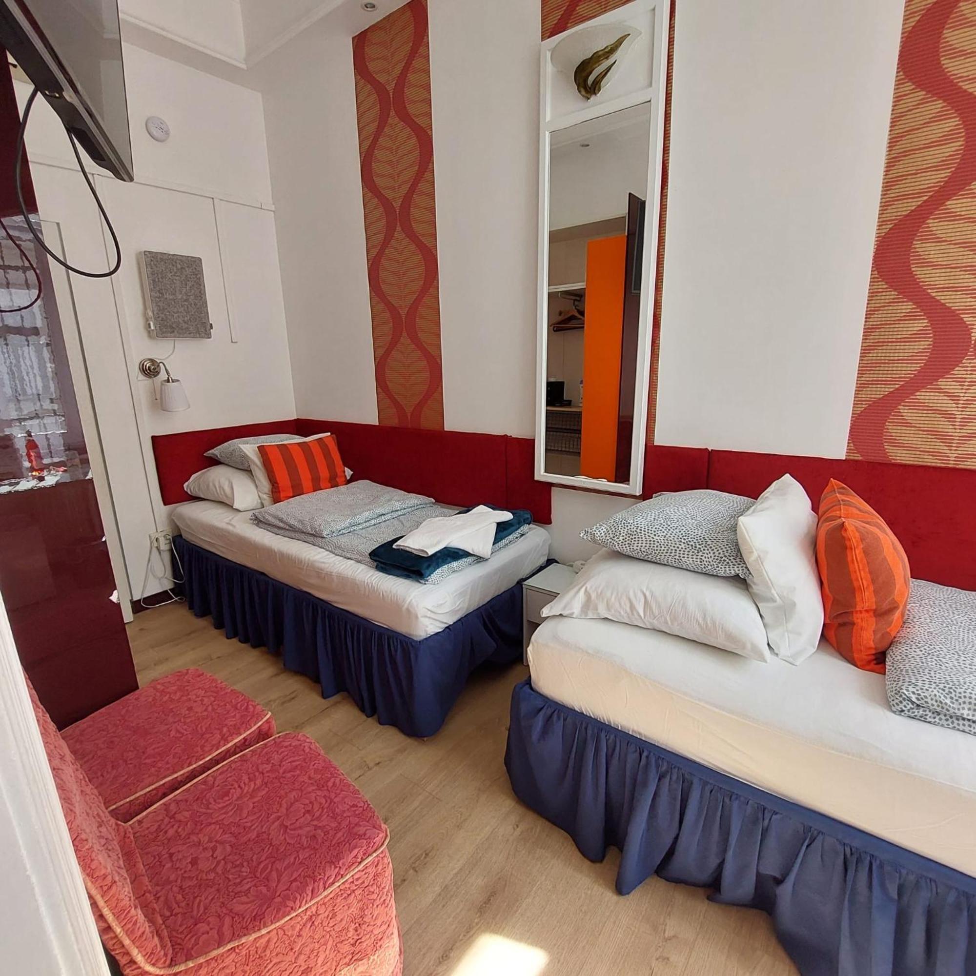 Couette-café Centerpoint Panzio *